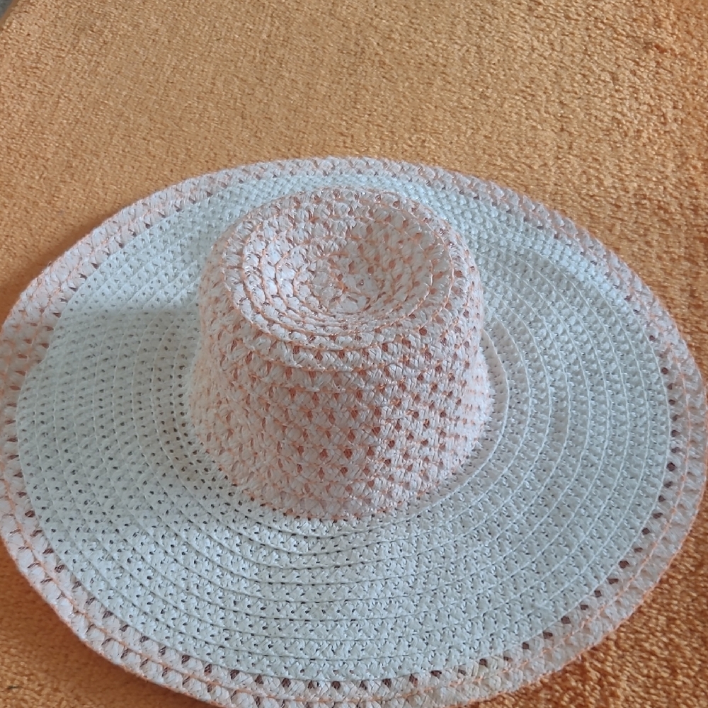 Paper Sun Hat Chatties White and Peach